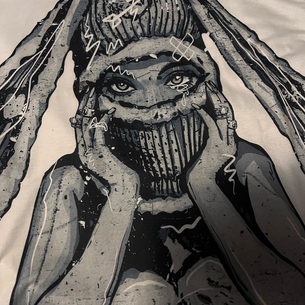 Edgy Graphic Print Men's Tee in Black and Gray
